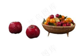 山楂和一篮子美味的水果