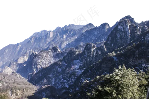 连绵起伏陡峭的山峰 连绵起伏陡峭的山峰