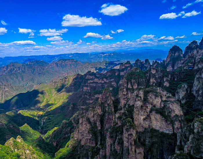 山川航拍照片