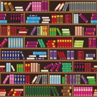 书架和五颜六色的书。教育或书店概念。