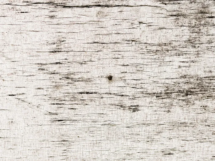 风化而墙面有纹理