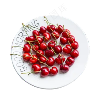 白色盘子里的樱桃