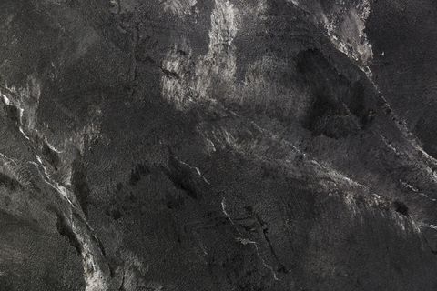 暗板岩表面有裂缝 暗板岩表面有裂缝