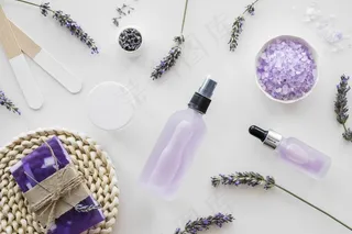 带薰衣草概念的平躺式水疗中心