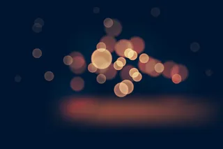 暗背景上的Bokeh灯光效果