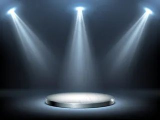 在聚光灯下的圆形讲台舞台，逼真