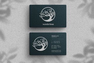 深色名片上的豪华实体模型样机标识