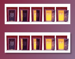 在白色背景上隔离的砖墙中打开木制前门