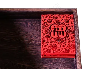 春节木盘里的红包