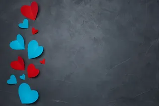 灰色纹理背景上的手工纸心