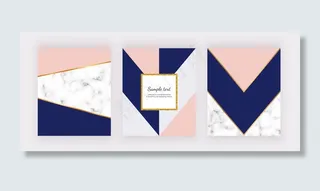 几何背景大理石纹理和粉红，灰色，蓝色三角形。金色闪光框