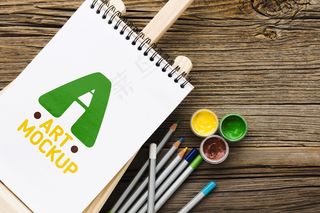 顶视图木质背景上的彩色油漆