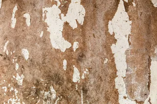 墙上旧漆面开裂