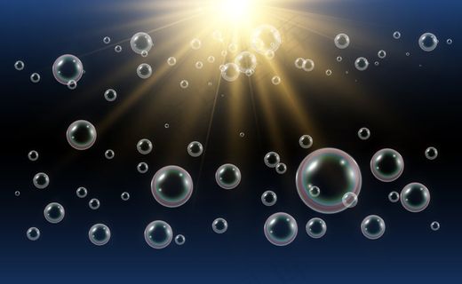 透明背景上的肥皂泡。灯泡图示。