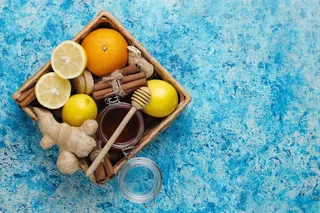 成份：新鲜生姜、柠檬、肉桂棒、蜂蜜、丁香干，可制成增强免疫力的健康维生素饮料