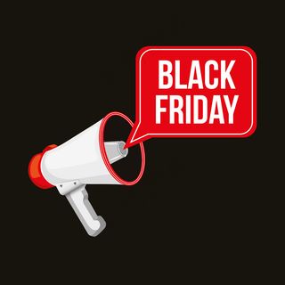 黑色背景上带有扩音器和语音气泡的黑色星期五横幅banner