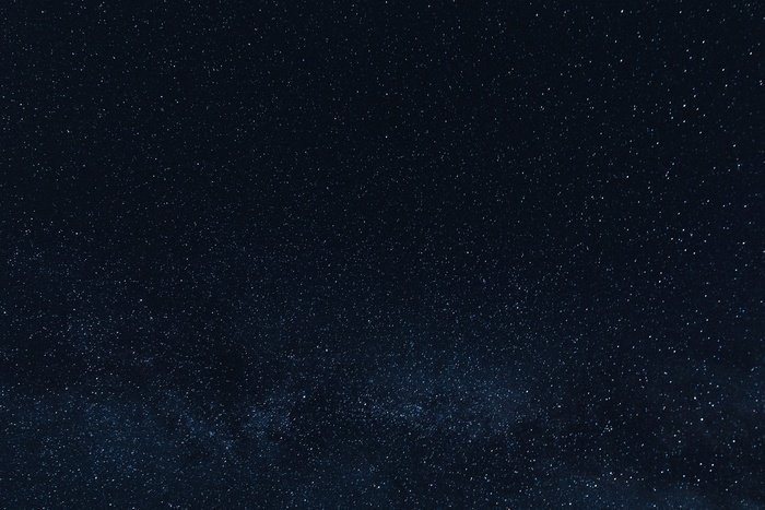 夜空中美丽闪亮的星星