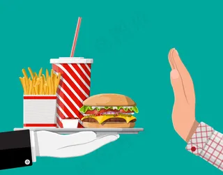 男人用手势拒绝吃快餐