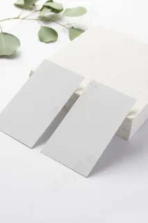 带叶子的高角度名片