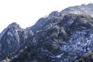 陡峭绵延起伏的大山