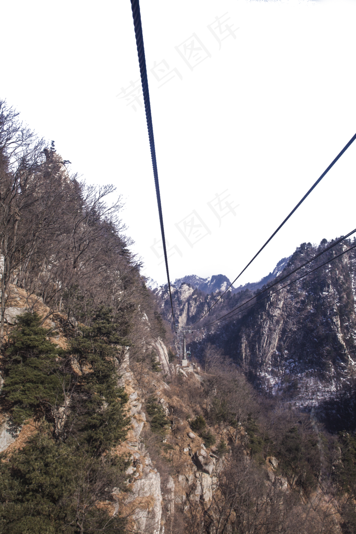 层峦叠嶂光秃秃的山峰