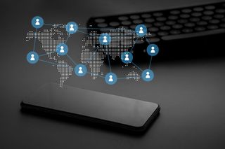 键盘上的社交媒体和人力资源业务概念图标