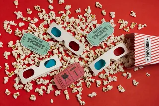 顶视图3d眼镜和爆米花