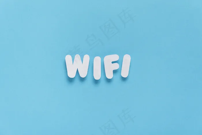 用纯背景拼写的Wifi文本