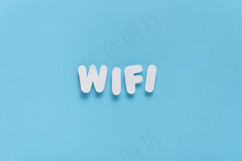 用纯背景拼写的Wifi文本