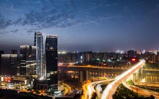 高清夜景都市城市高楼大厦摄影图片