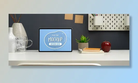 白色桌子上的模型样机板的不规则镜头