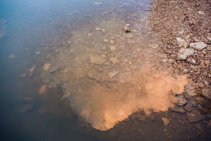 抽象模糊的阳光明媚的海水日落室外背景