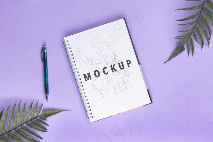 桌面概念，桌上有笔记本和笔
