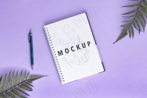 桌面概念，桌上有笔记本和笔