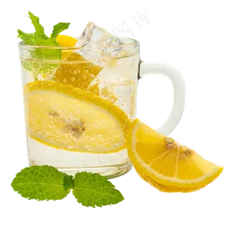 黄色柠檬冰块水