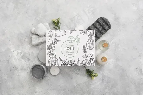 带石头和精华液的美容spa精华俯视图