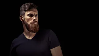 留着胡子的年轻白人肖像