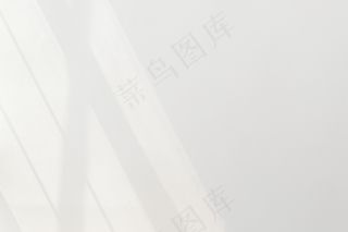 白色背景上的自然光