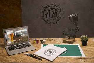 High view白色折叠t恤