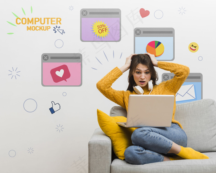 沙发上工作的女人