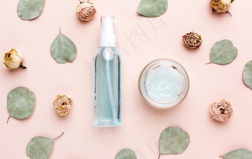 带叶有机化妆品顶视图 带叶有机化妆品顶视图