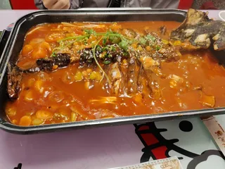 烤鱼美食餐