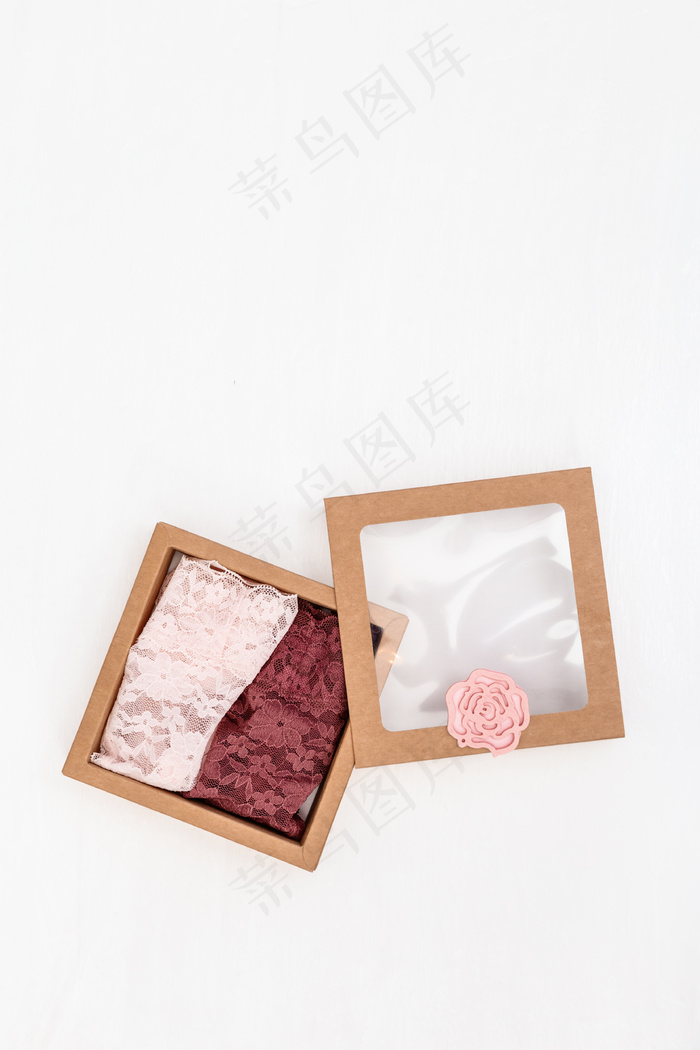 粉红色女式内裤礼盒