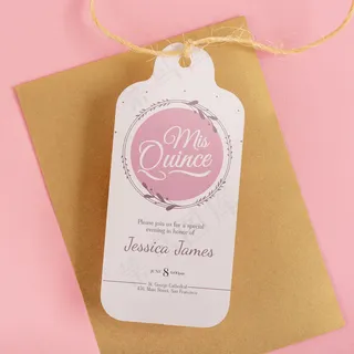 15岁生日活动的特写信封和标签