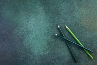 顶视图复制空间绿色铅笔绿色背景