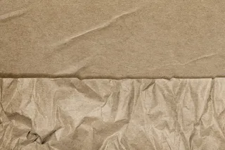 棕色背景与皱纹纸纹理混合媒体