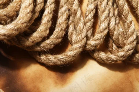 旧纸背景上的绳子