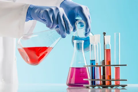 化学实验室的实验。在实验室里进行实验。 化学实验室的实验。在实验室里进行实验。