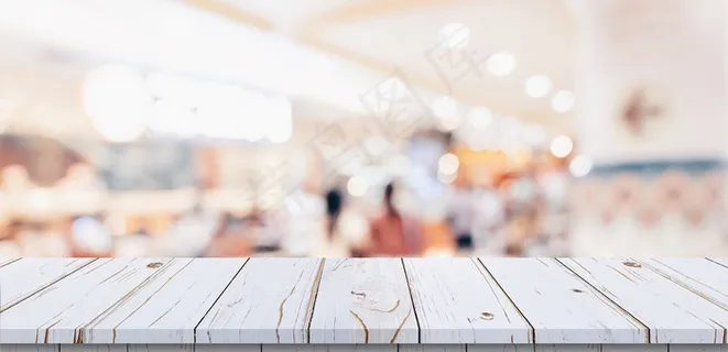 商场上的白色木板