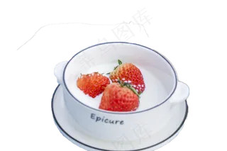 白瓷套碗里装着三个草莓